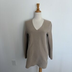 Uniqlo Womens Sweater Size Large Beige Tan Long Sleeve V-Neck Pullover Casual